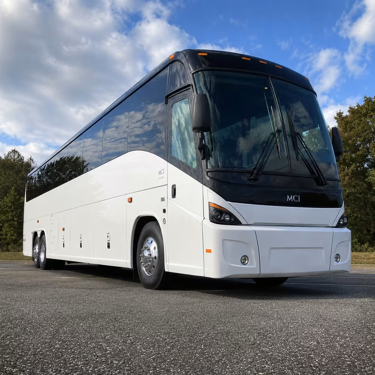 league city employers near the petrochemical corridor trust employee shuttle buses to keep shifts running on time